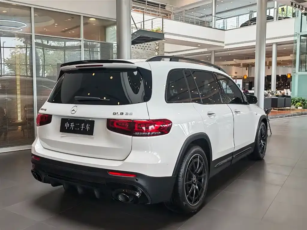 Mercedes-Benz GLB AMG — фото 3