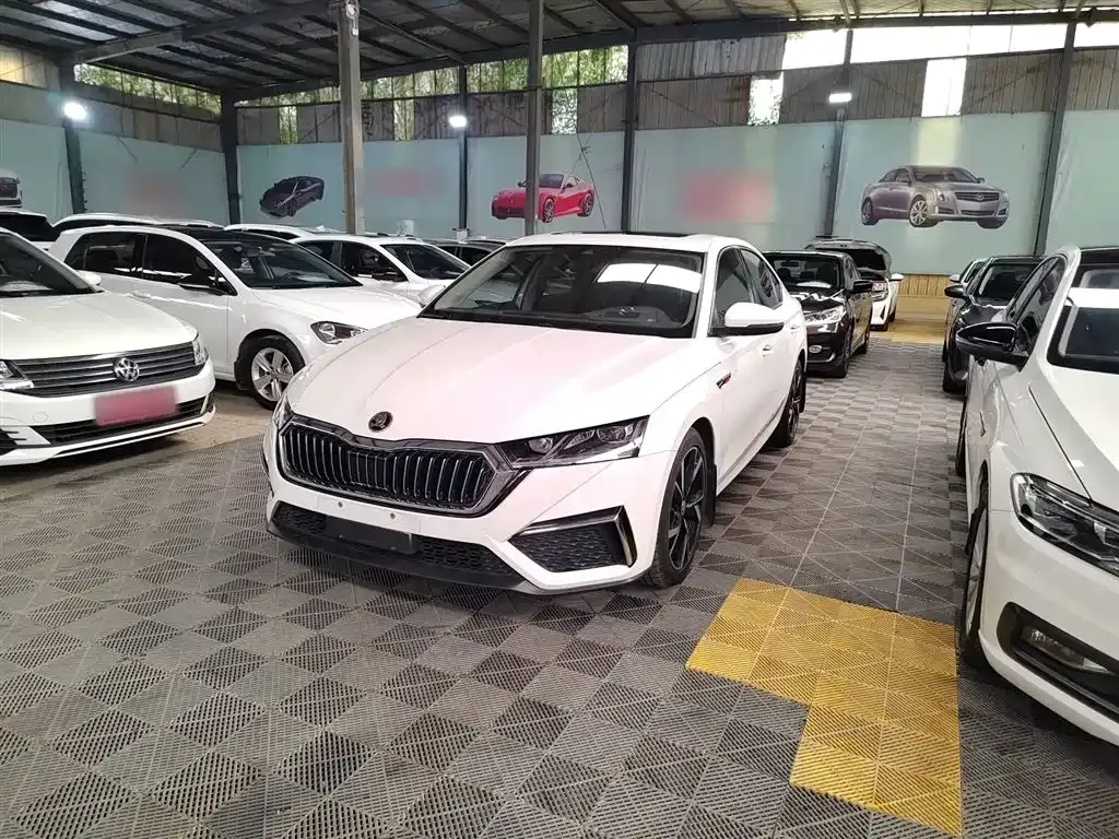 Skoda Octavia — фото 1