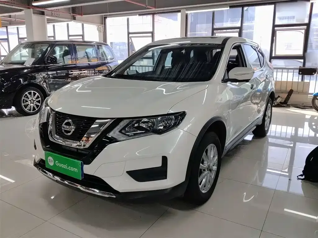 Nissan X-Trail — фото 1