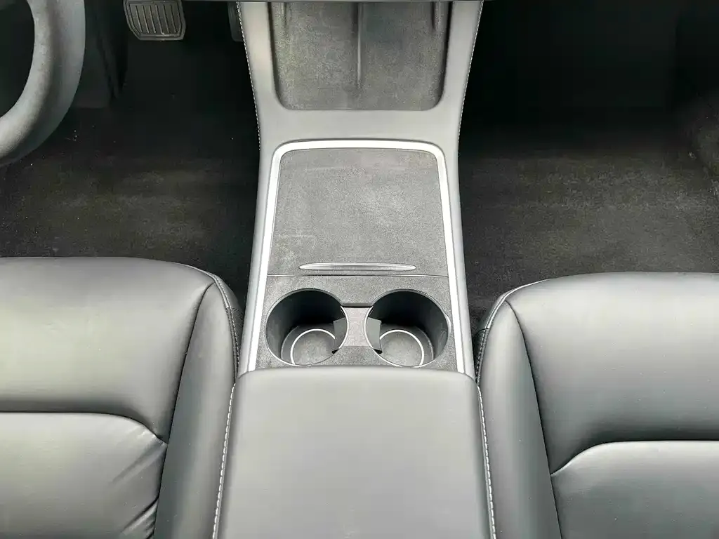 Tesla Model 3 — фото 2