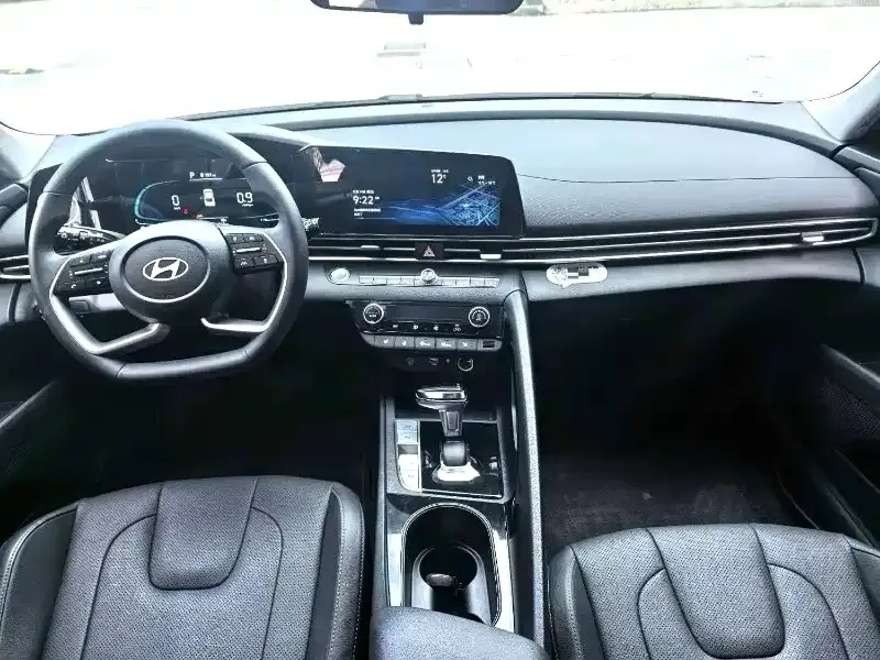 Hyundai Elantra — фото 9