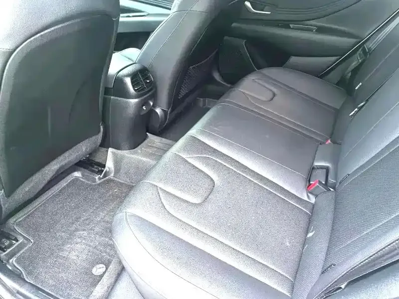 Hyundai Elantra — фото 3