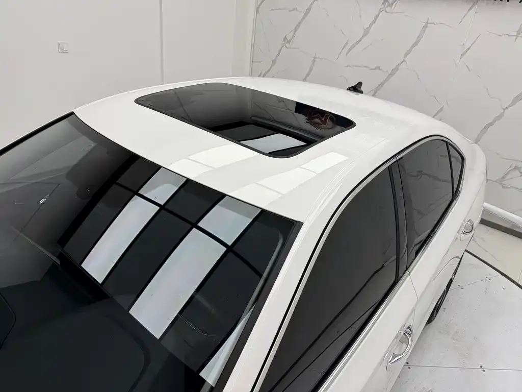 Skoda Octavia — фото 2