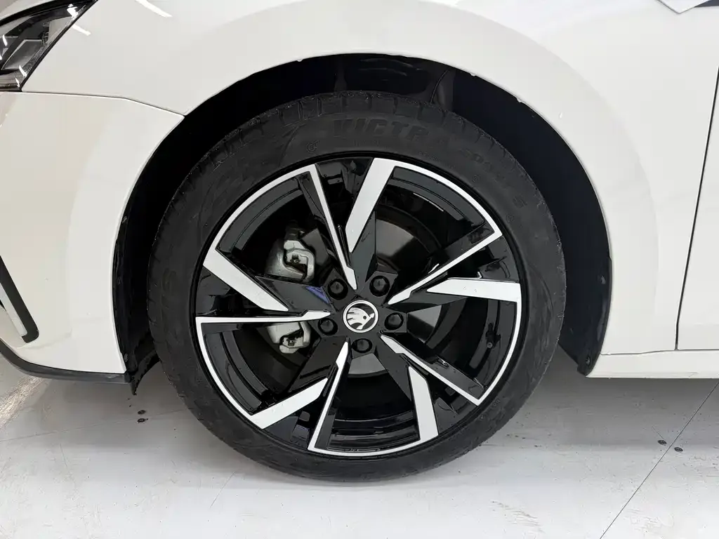 Skoda Octavia — фото 6