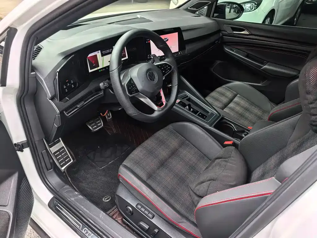 Volkswagen Golf GTI — фото 5