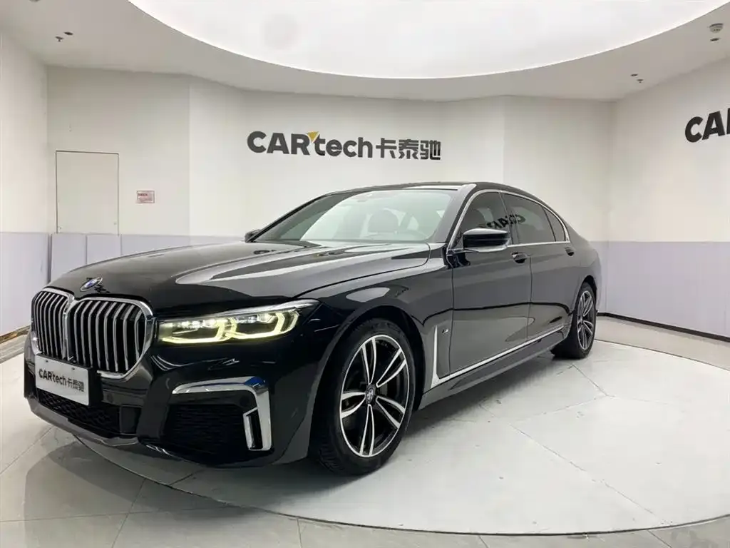 BMW 7 Series — фото 1