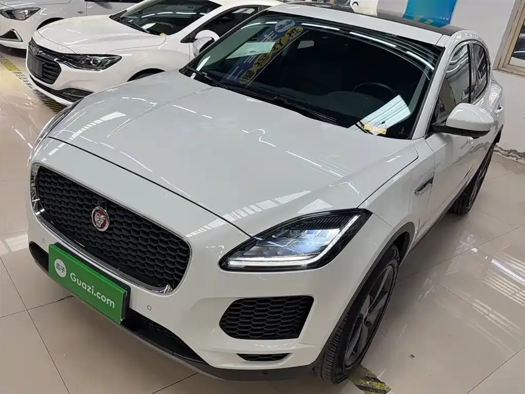 Jaguar E-PACE — фото 1