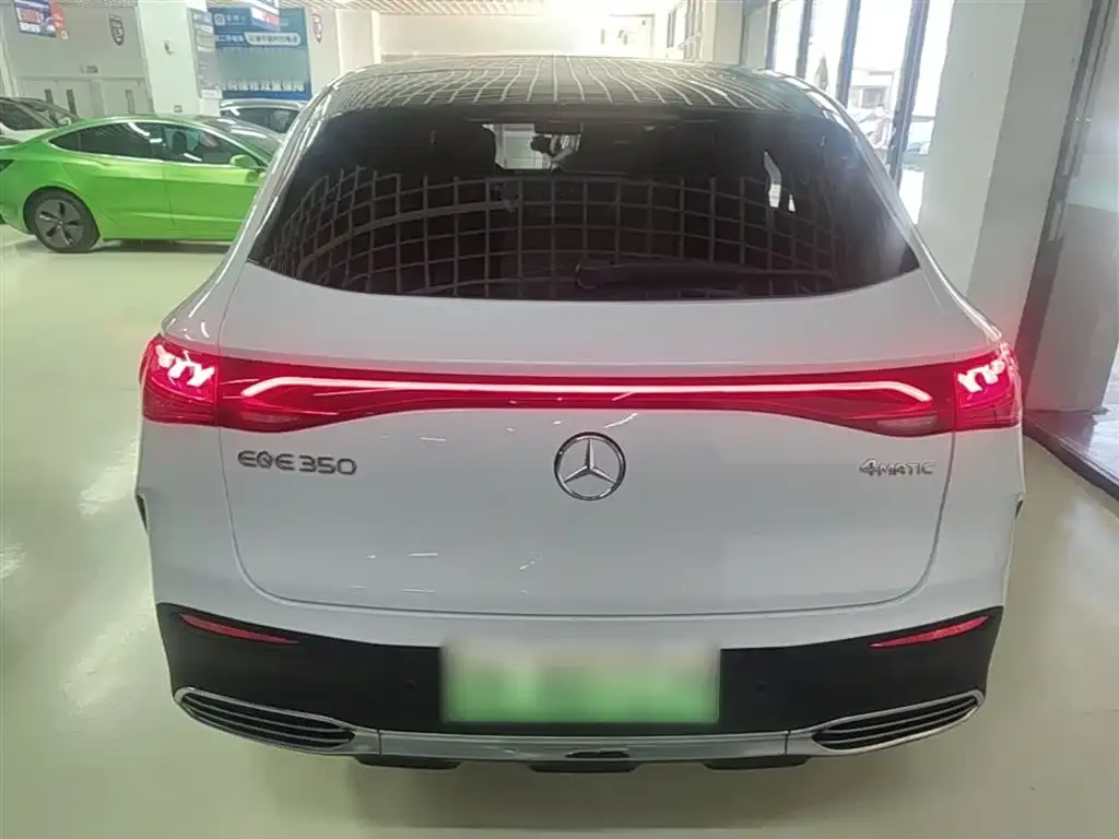 Mercedes-Benz EQE SUV — фото 4