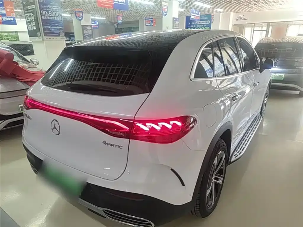 Mercedes-Benz EQE SUV — фото 9
