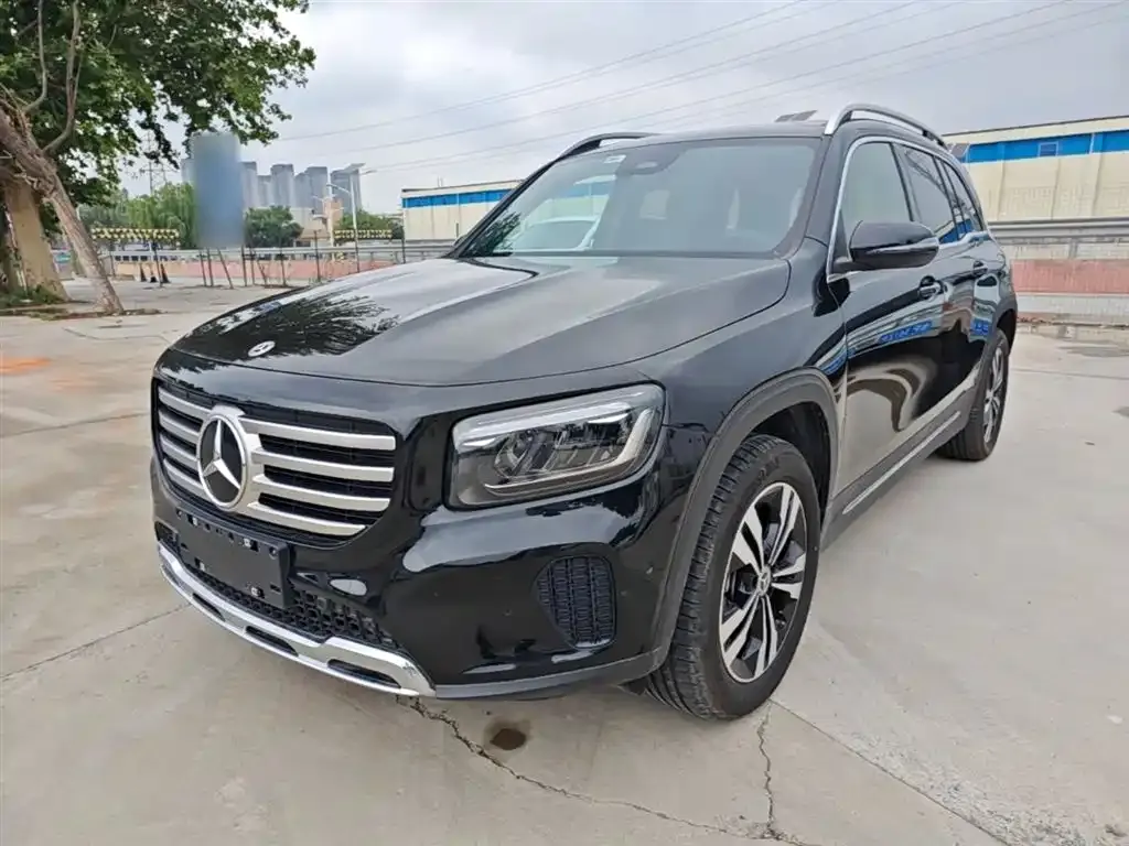 Mercedes-Benz GLB — фото 1