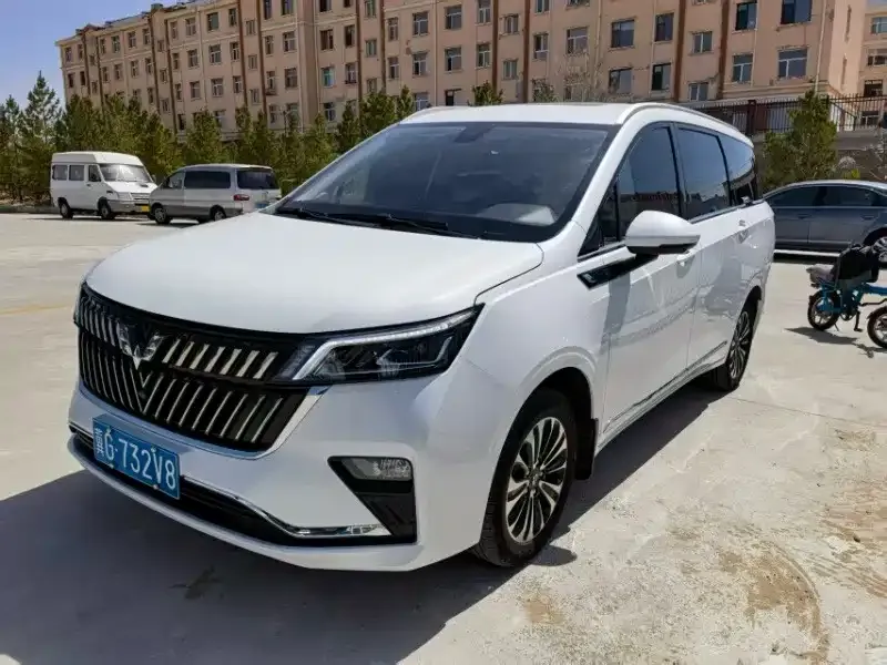 Wuling Jiachen — фото 1