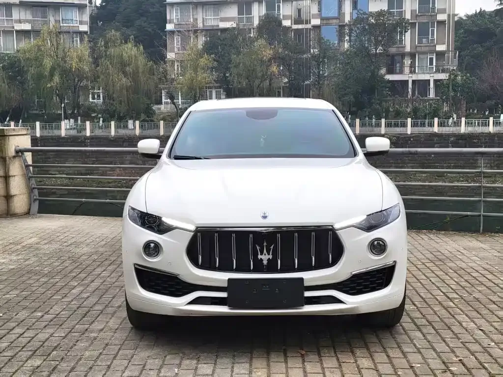 Maserati Levante — фото 6