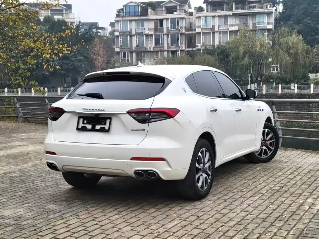 Maserati Levante — фото 7