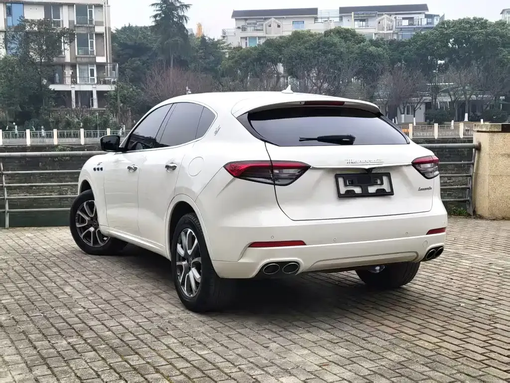 Maserati Levante — фото 9
