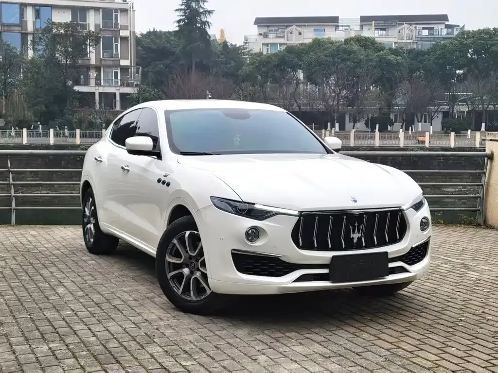 Maserati Levante — фото 5