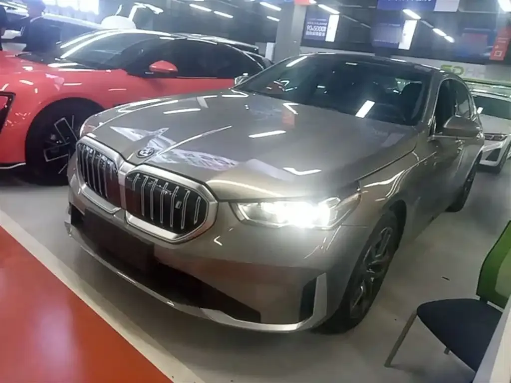 BMW i5 — фото 1