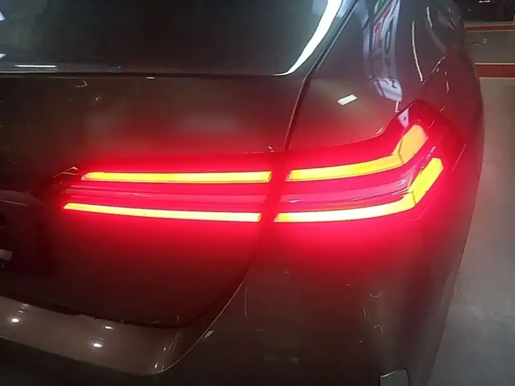 BMW i5 — фото 2