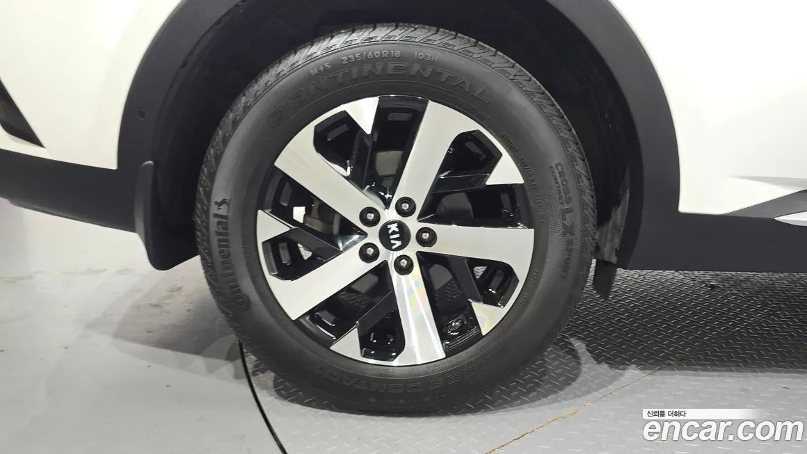 Kia Sorento — фото 7