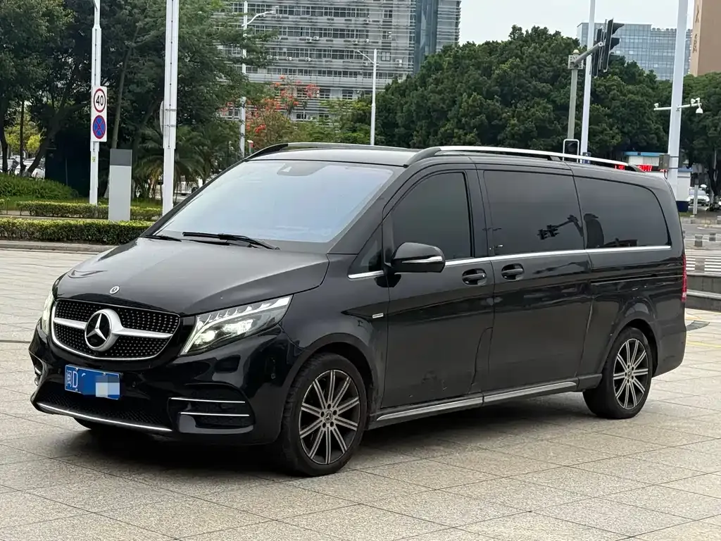 Mercedes-Benz V-Class — фото 1