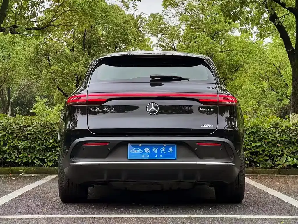 Mercedes-Benz EQC — фото 8