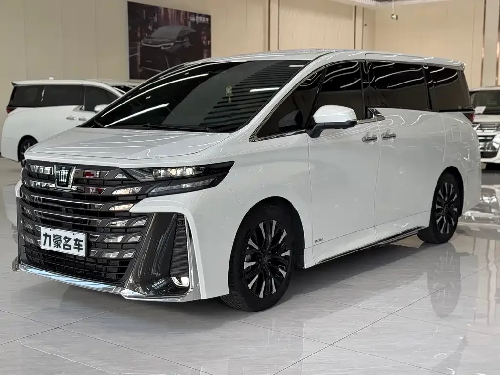 Toyota Vellfire — фото 1