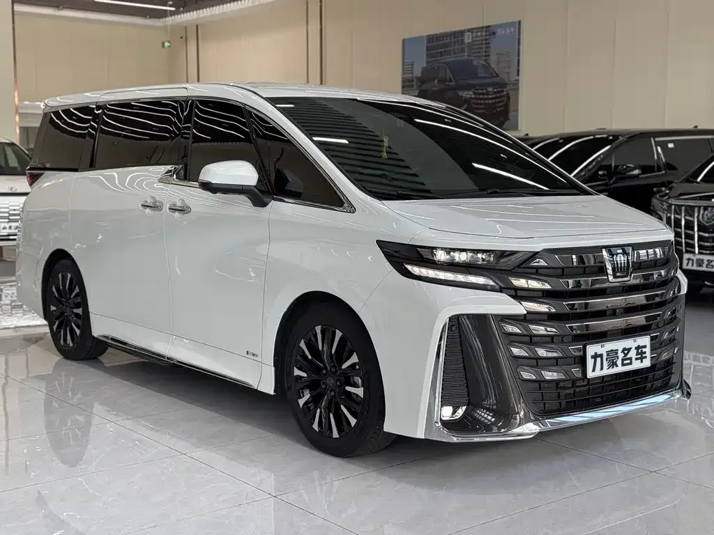Toyota Vellfire — фото 3