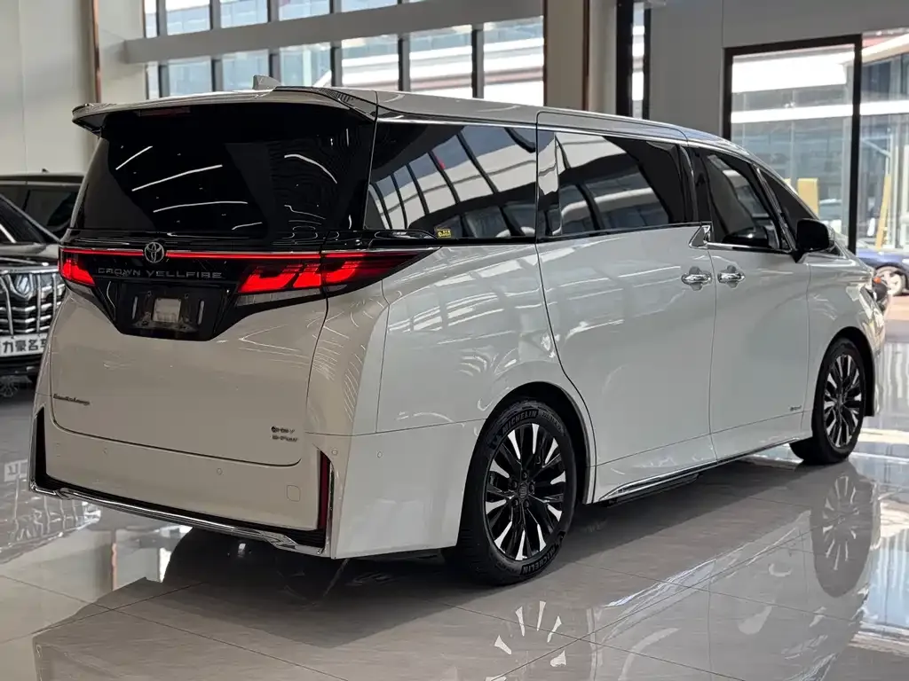 Toyota Vellfire — фото 5