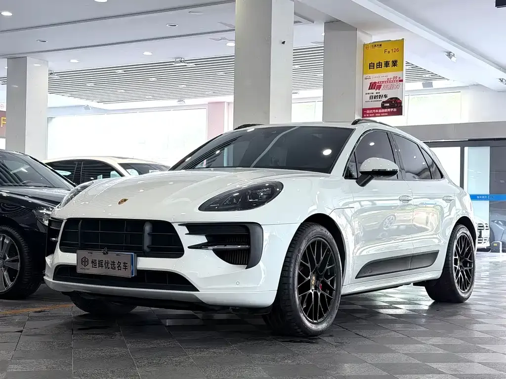 Porsche Macan — фото 1