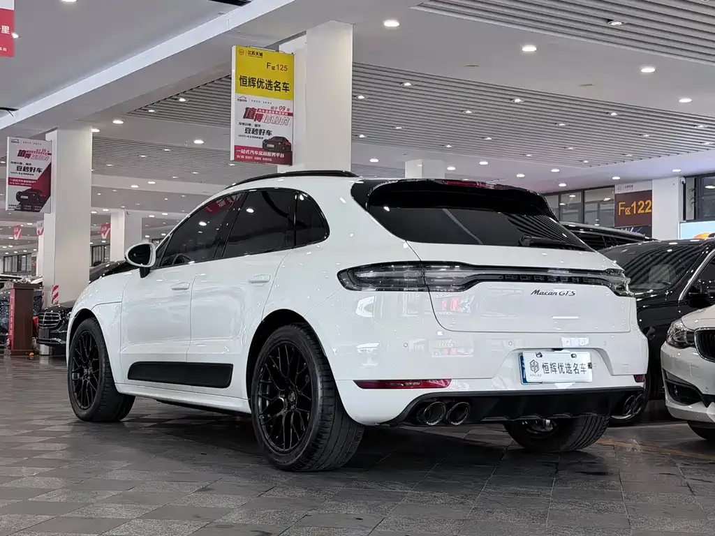 Porsche Macan — фото 10