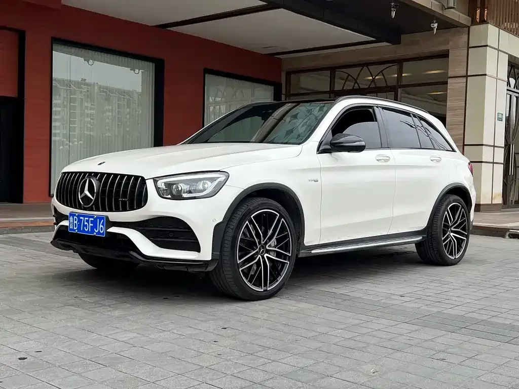Mercedes-Benz GLC AMG — фото 1