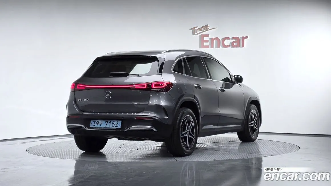 Mercedes-Benz EQA — фото 10