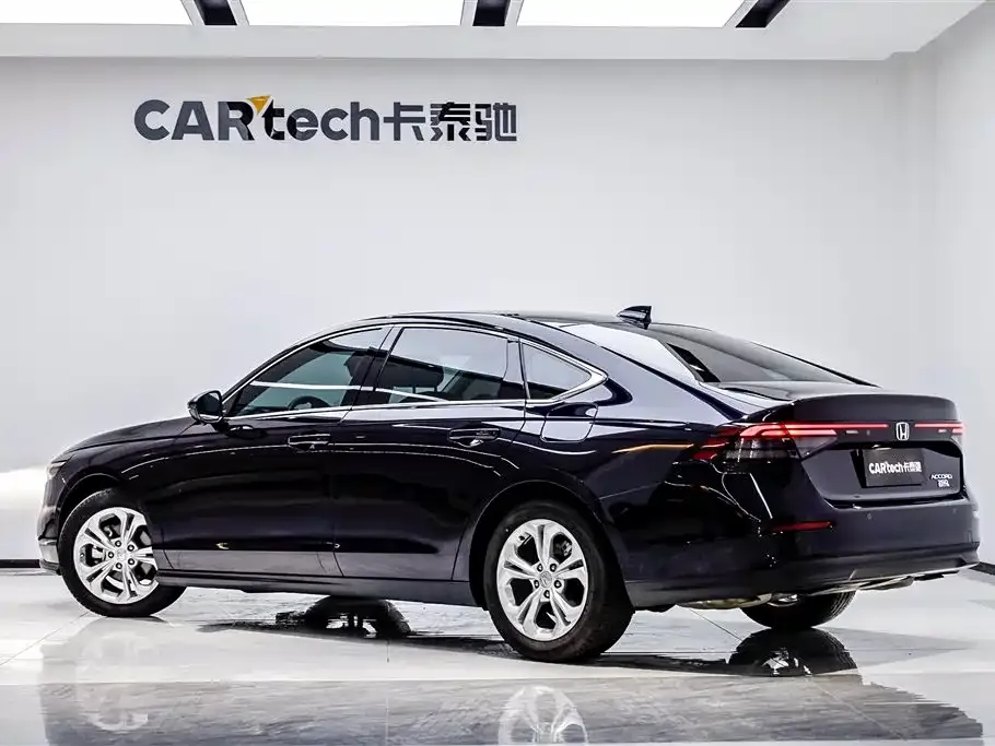 Honda Accord — фото 6