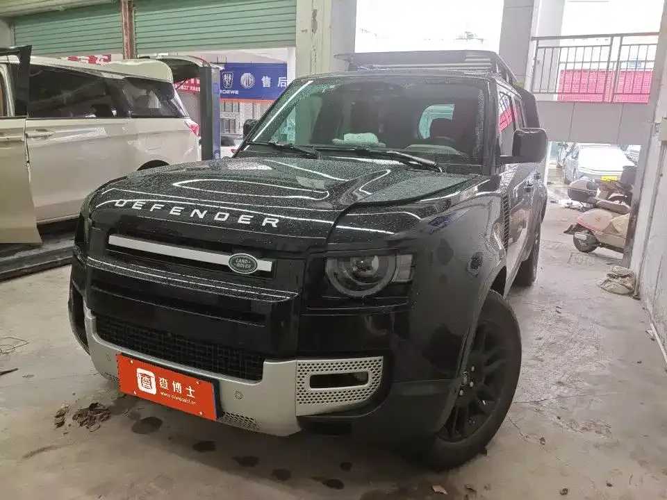 Land Rover Defender — фото 1