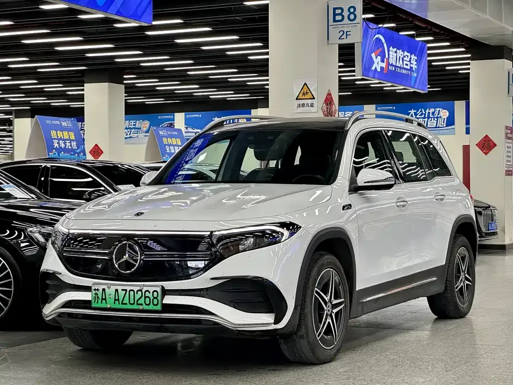 Mercedes-Benz EQB — фото 1