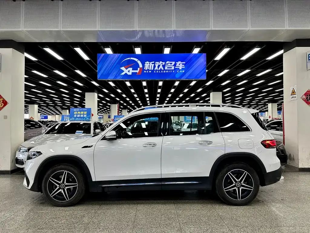 Mercedes-Benz EQB — фото 10
