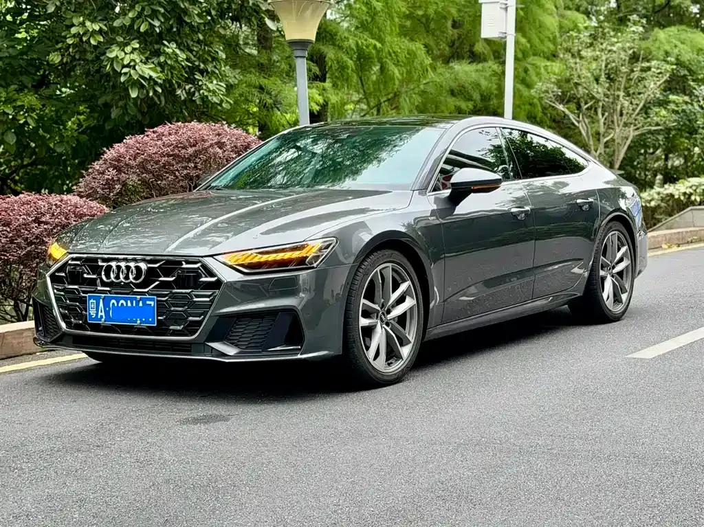 Audi A7 — фото 1