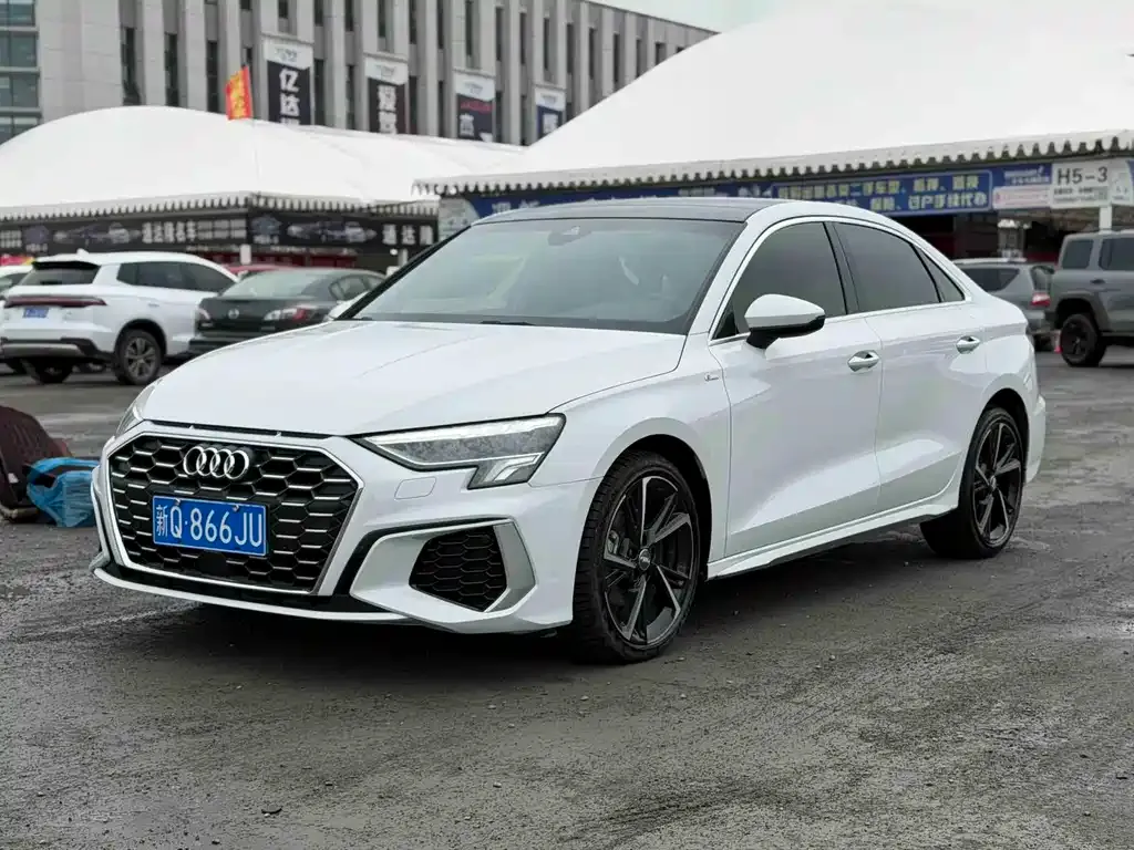 Audi A3 — фото 1