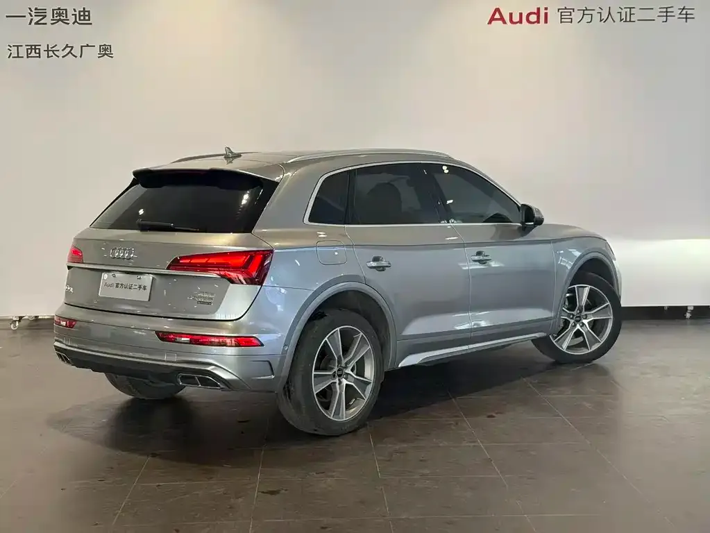 Audi Q5L — фото 2