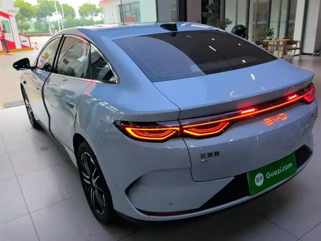 BYD Qin L — фото 8