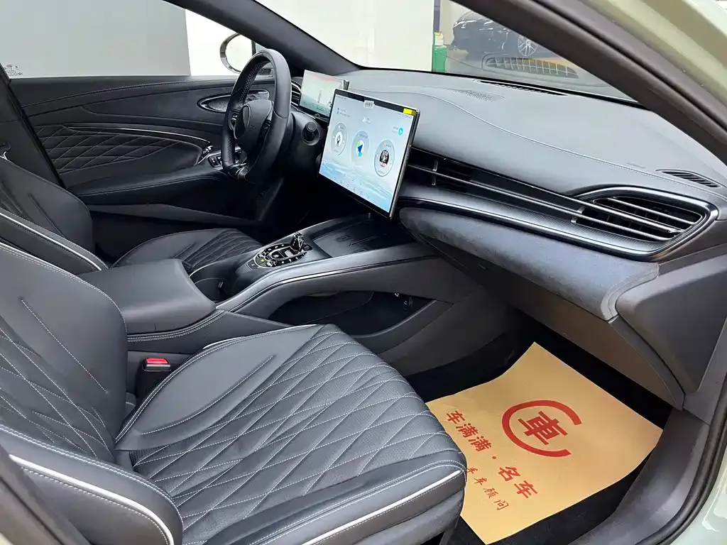 BYD Seal — фото 7