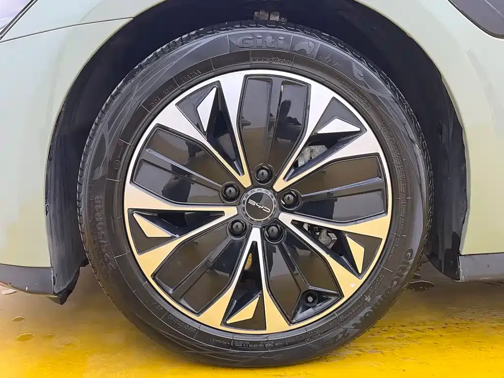 BYD Seal — фото 4