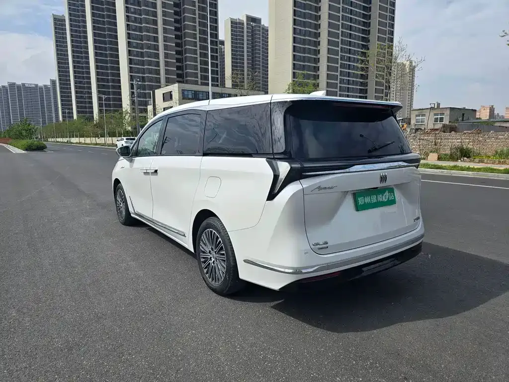 Buick GL8 Hybrid — фото 2