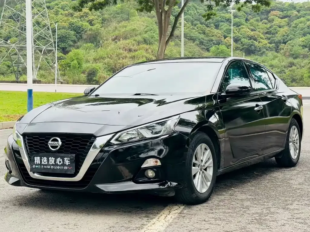 Nissan Teana — фото 1