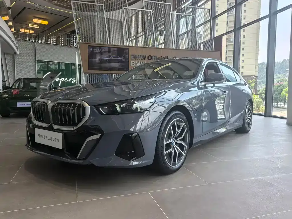 BMW i5 — фото 1