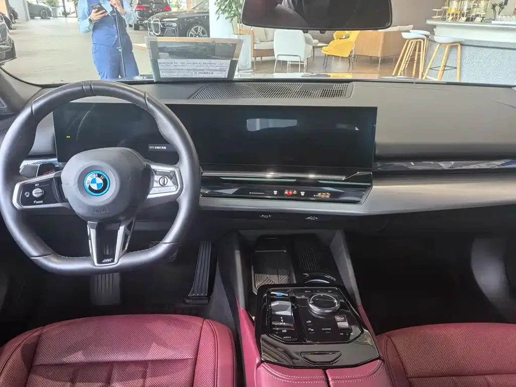 BMW i5 — фото 4