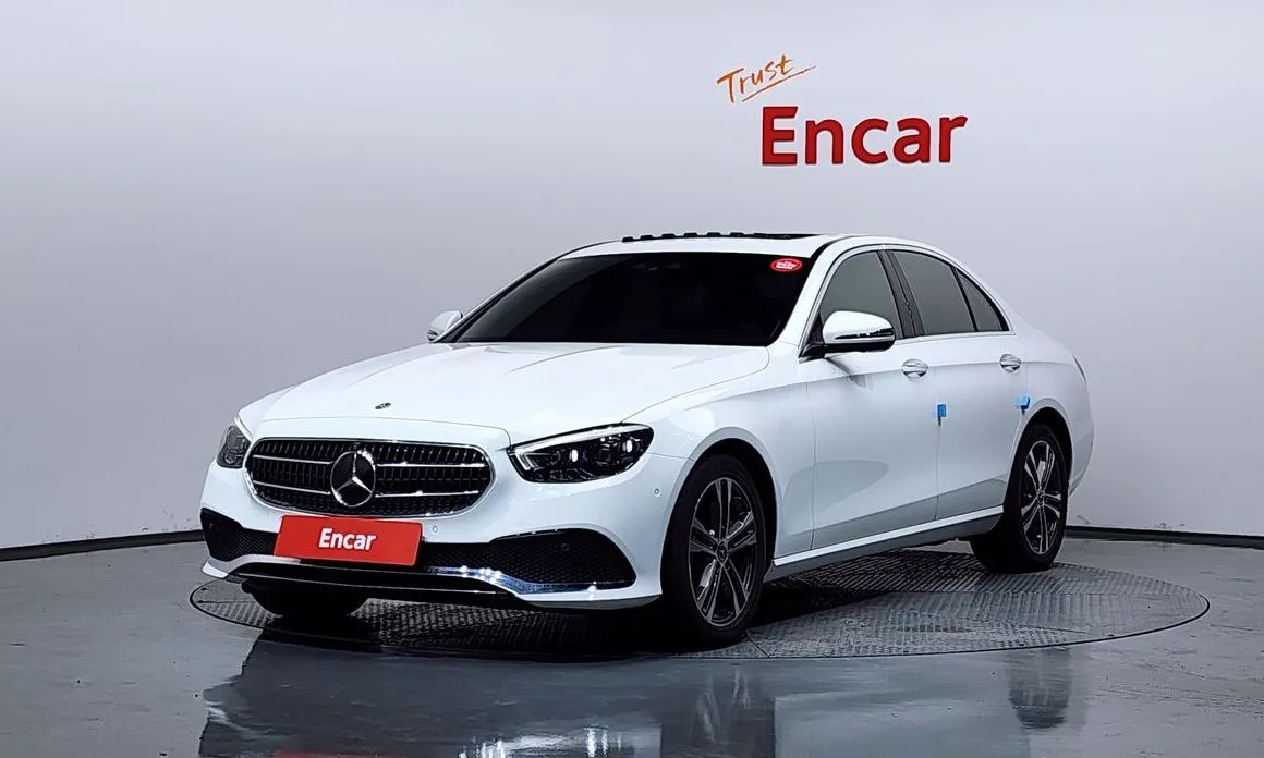 Mercedes-Benz E-Class — фото 1