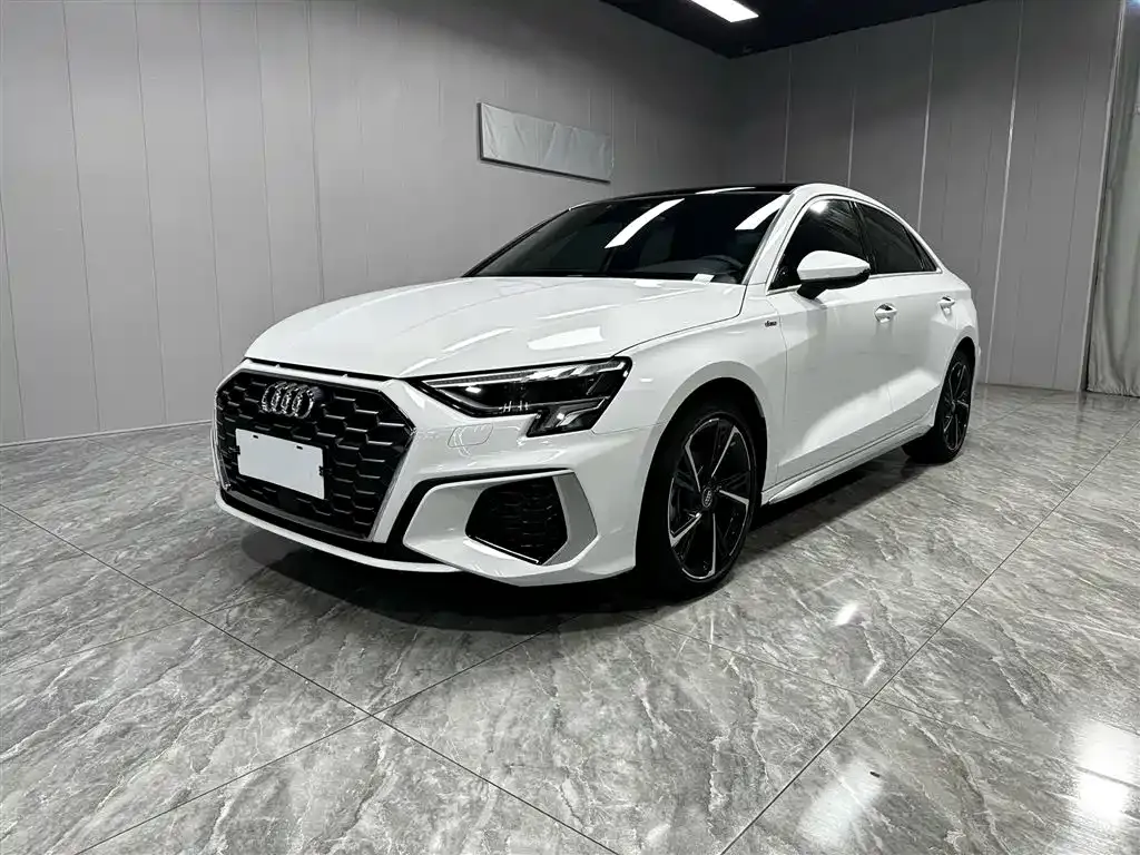Audi A3 — фото 1