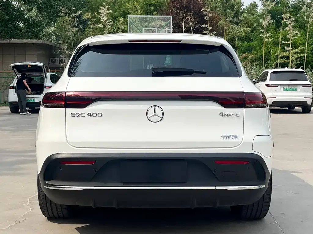 Mercedes-Benz EQC — фото 4