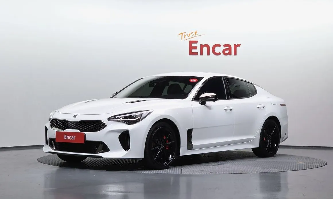 Kia Stinger — фото 1