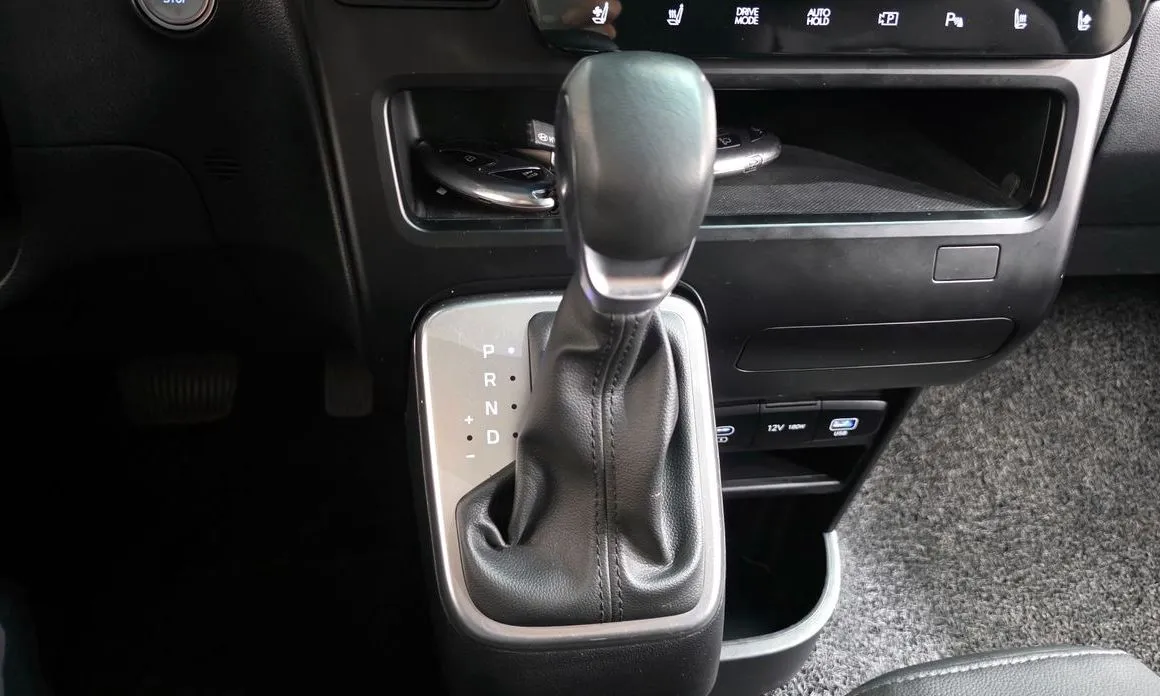 Hyundai Staria — фото 3